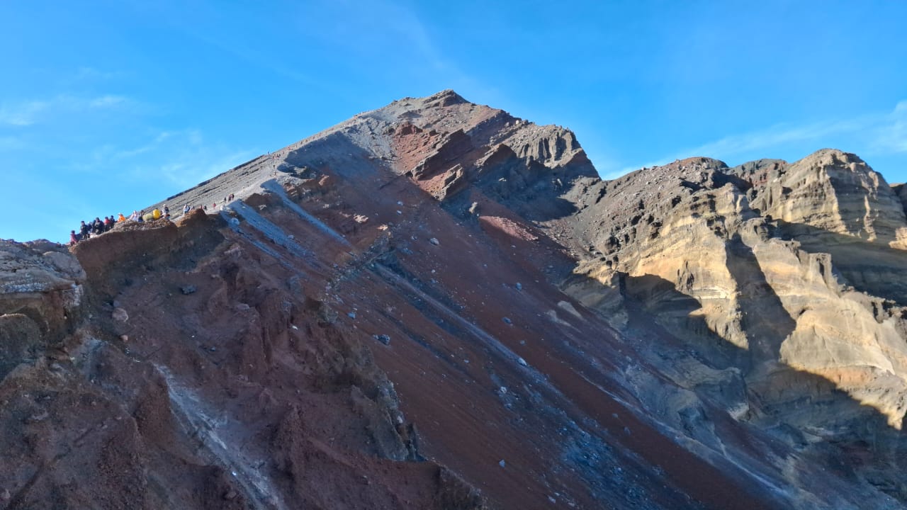 Sunrise at Mount Rinjani's 3,726m summit